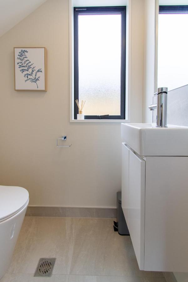 3 Bed 2.5 Bath Riccarton W/Games Room Christchurch Ngoại thất bức ảnh